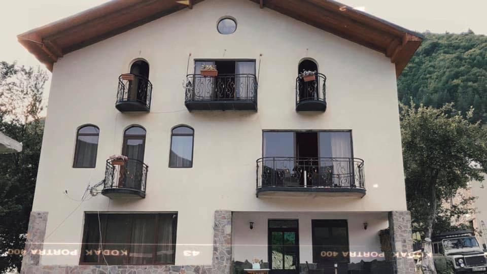 Laghami Guest House メスティア エクステリア 写真